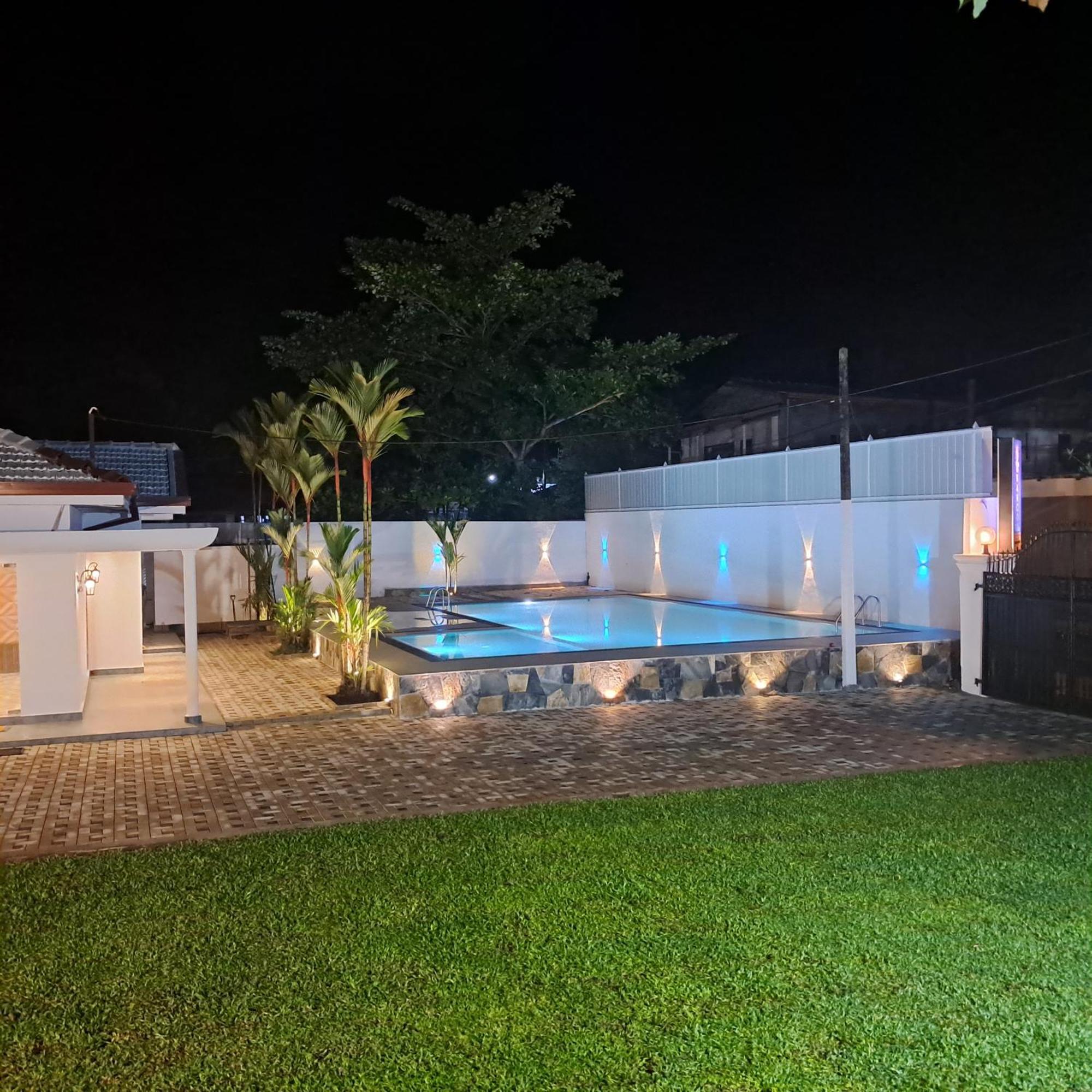 Banco Villa Beruwala Exterior foto