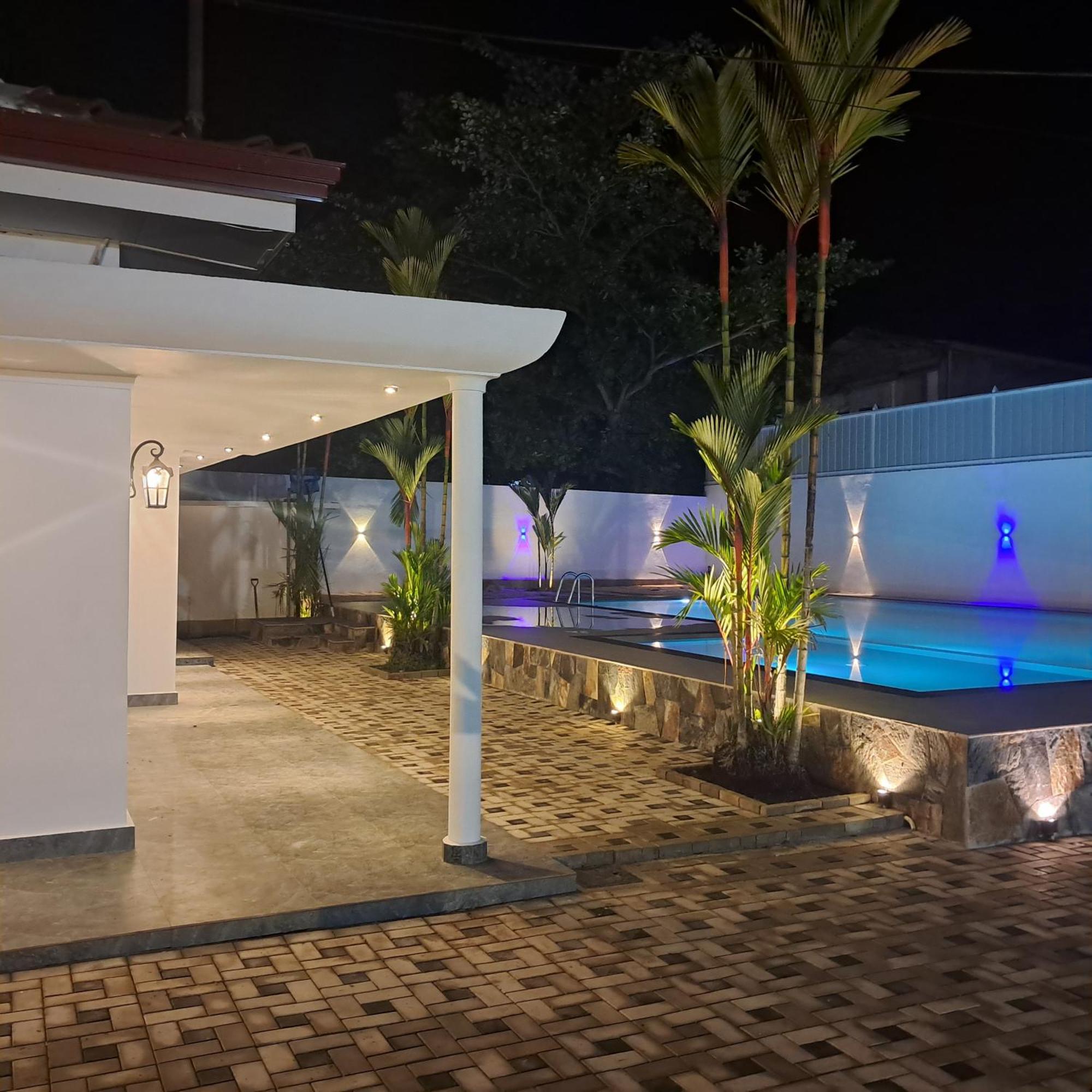 Banco Villa Beruwala Exterior foto