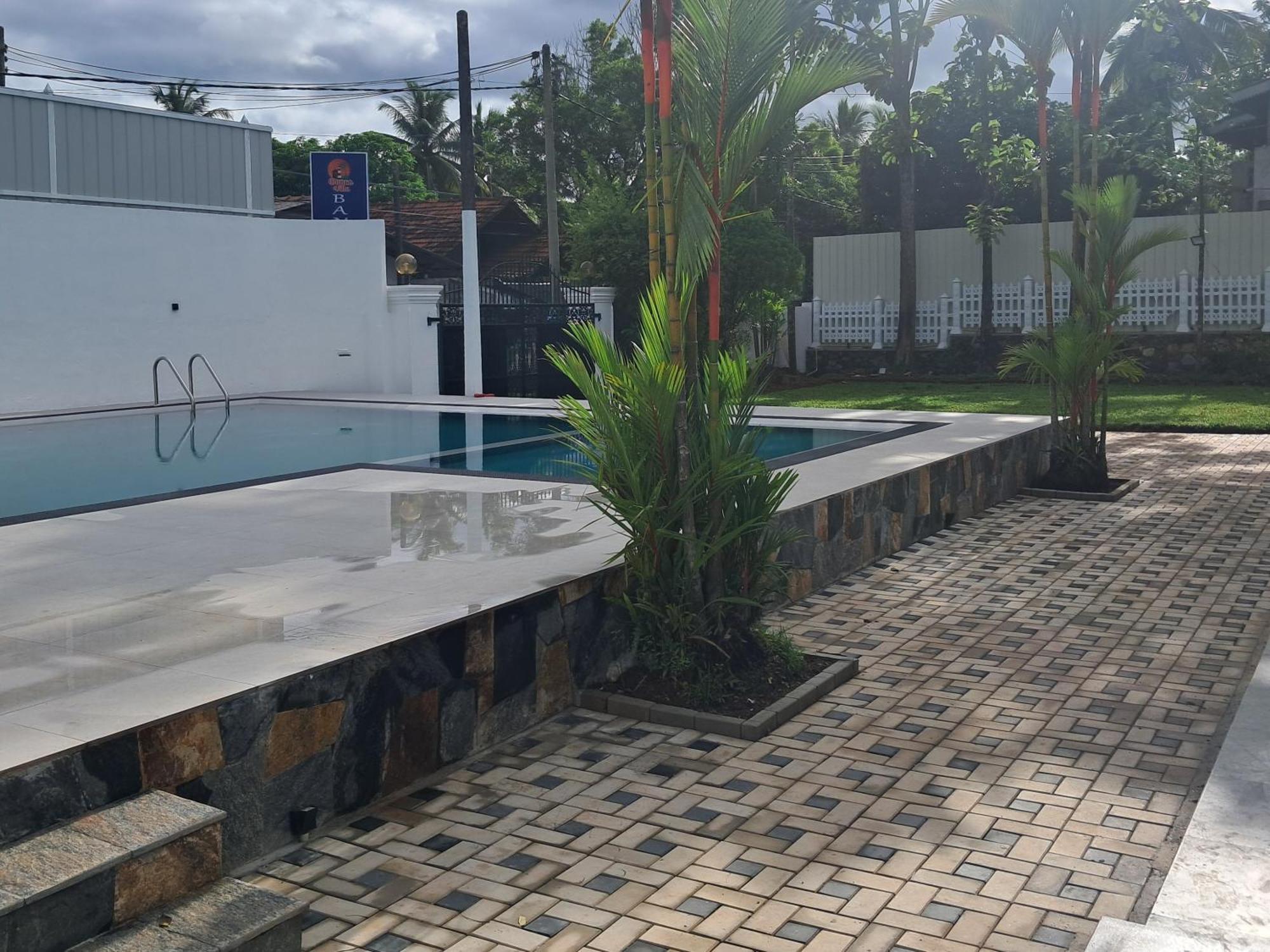 Banco Villa Beruwala Exterior foto