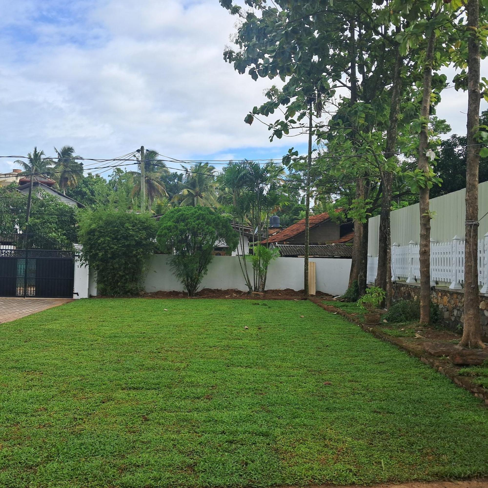 Banco Villa Beruwala Exterior foto